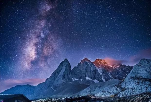 麗江旅行社 麗江旅游 麗江旅行社與你相約玉龍雪山，帶你體驗觀星的浪漫夜晚。